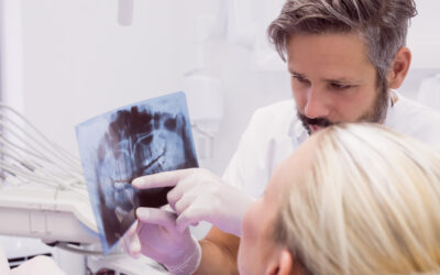Come funziona l’implantologia dentale: dal primo consulto alla riabilitazione del sorriso